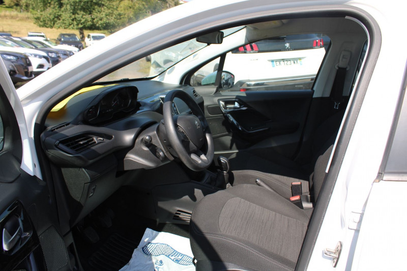 Photo 7 Peugeot 208 II AFFAIRE 82 CV ESSENCE PREMIUM PACK GPS 3D CLIM AUDIO USB RE BLUETOOTH RÃGULATEUR Essence BLANC BANQUISE en vente chez Bougel transactions Photo 7 de l'offre de PEUGEOT 208 II AFFAIRE 82 CV ESSENCE PREMIUM PACK GPS 3D CLIM AUDIO USB RE BLUETOOTH RÃGULATEUR à 6990€ chez Bougel transactions