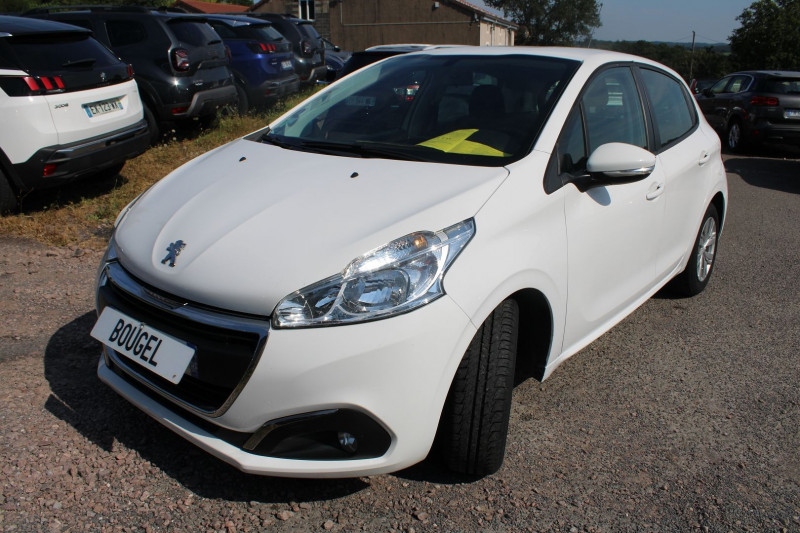 Photo 4 Peugeot 208 II AFFAIRE 82 CV ESSENCE PREMIUM PACK GPS 3D CLIM AUDIO USB RE BLUETOOTH RÃGULATEUR Essence BLANC BANQUISE en vente chez Bougel transactions Photo 4 de l'offre de PEUGEOT 208 II AFFAIRE 82 CV ESSENCE PREMIUM PACK GPS 3D CLIM AUDIO USB RE BLUETOOTH RÃGULATEUR à 6990€ chez Bougel transactions