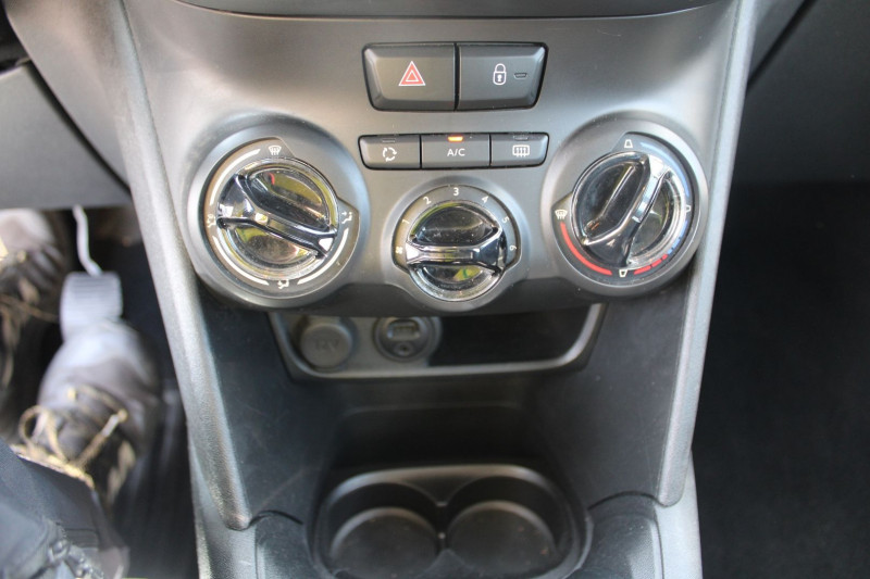 Photo 10 Peugeot 208 II AFFAIRE 82 CV ESSENCE PREMIUM PACK GPS 3D CLIM AUDIO USB RE BLUETOOTH RÃGULATEUR Essence BLANC BANQUISE en vente chez Bougel transactions Photo 10 de l'offre de PEUGEOT 208 II AFFAIRE 82 CV ESSENCE PREMIUM PACK GPS 3D CLIM AUDIO USB RE BLUETOOTH RÃGULATEUR à 6990€ chez Bougel transactions