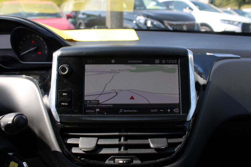 Photo 9 Peugeot 208 II AFFAIRE 82 CV ESSENCE PREMIUM PACK GPS 3D CLIM AUDIO USB RE BLUETOOTH RÃGULATEUR Essence BLANC BANQUISE en vente chez Bougel transactions Photo 9 de l'offre de PEUGEOT 208 II AFFAIRE 82 CV ESSENCE PREMIUM PACK GPS 3D CLIM AUDIO USB RE BLUETOOTH RÃGULATEUR à 6990€ chez Bougel transactions