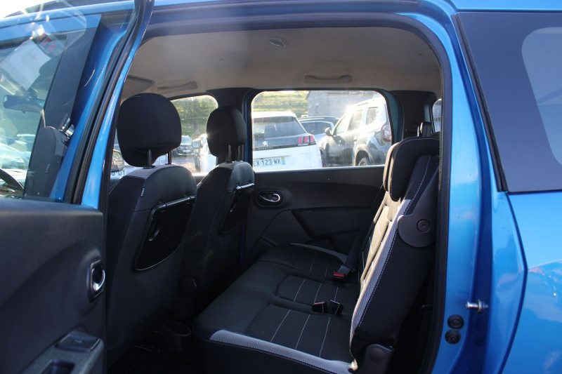 Photo 9 de l'offre de DACIA LODGY STEPWAY DCI 90 CV REGULATEUR BLUETOOTH CAMÉRA GPS USB ABS ATTELAGE  BOITE 6V à 12990€ chez Bougel transactions