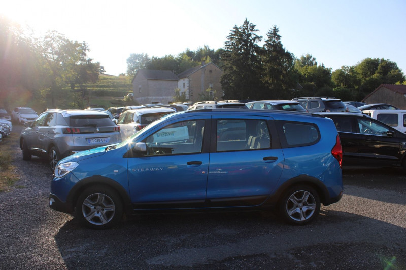 Photo 5 de l'offre de DACIA LODGY STEPWAY DCI 90 CV REGULATEUR BLUETOOTH CAMÉRA GPS USB ABS ATTELAGE  BOITE 6V à 12990€ chez Bougel transactions