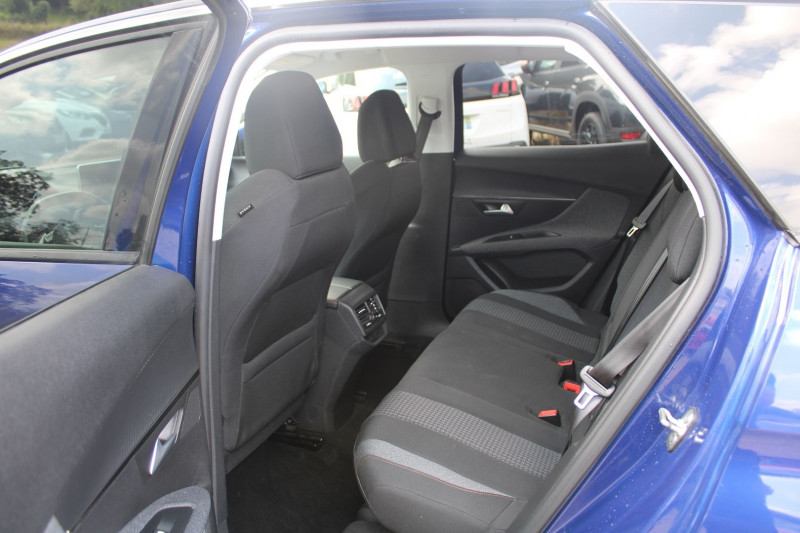 Photo 9 de l'offre de PEUGEOT 3008 III 1L5 BLUEHDI 130 CV ACTIVE BUSINESS GPS USB RÉGULATEUR BLUETOOTH RADARS LEDS  BV6 à 16900€ chez Bougel transactions