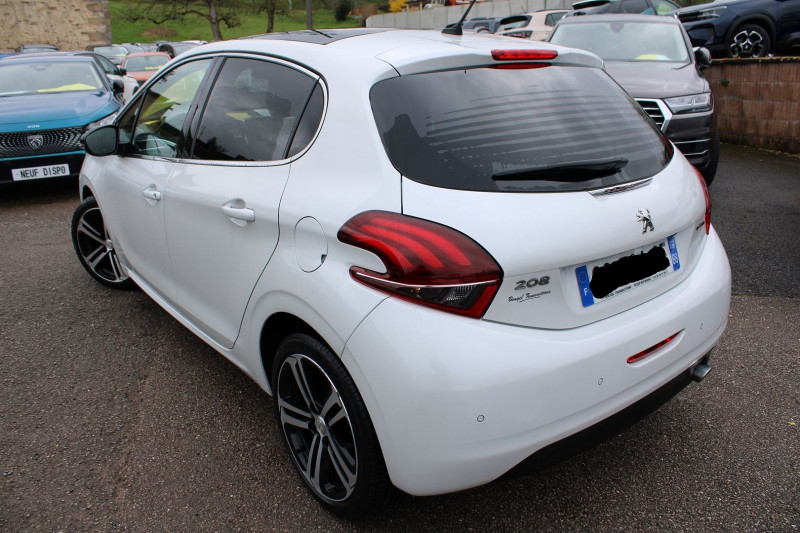 Photo 3 de l'offre de PEUGEOT 208 II 1L2 GT LINE ESSENCE 110 CV SPORT LUXE CAMÉRA TOIT PANO LEDS USB GPS RÉGULATEUR à 11990€ chez Bougel transactions