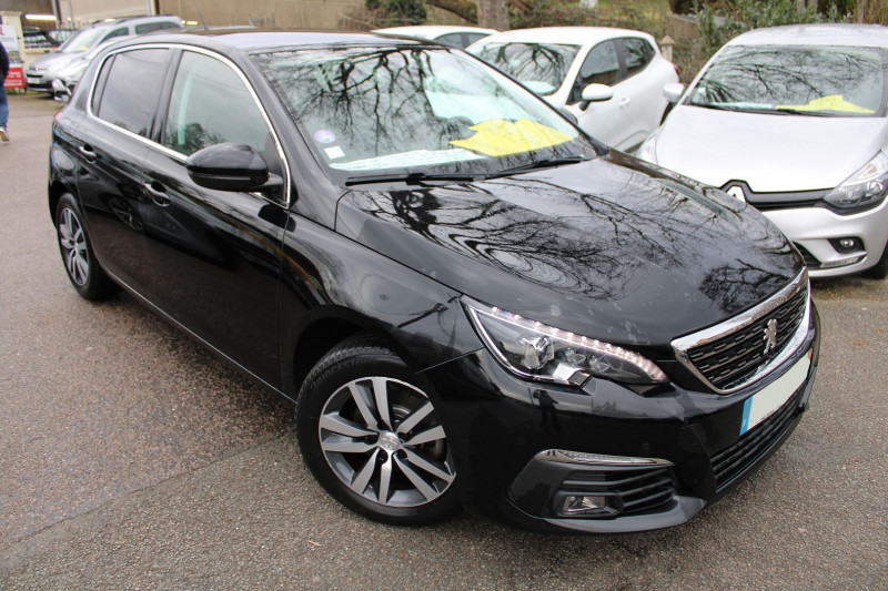 Photo 4 de l'offre de PEUGEOT 308 III 1L2 ESSENCE 130 CV ALLURE SPORT LUXE GPS CAMÉRA 180 FULL LEDS USB JA 16 BOITE 6V à 12500€ chez Bougel transactions