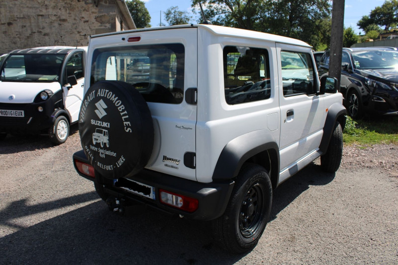 Photo 1 de l'offre de SUZUKI JIMNY III 1L5 VVT 102CV PRIVIÈGE 4X4 ATTELAGE RÉGULATEUR BLUETOOTH SIÈGES CHAUF. CLIM USB à 25900€ chez Bougel transactions