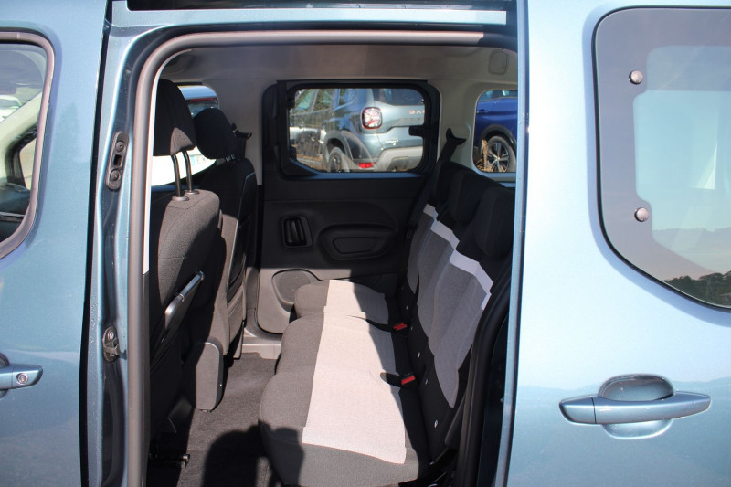 Photo 11 de l'offre de CITROEN BERLINGO 5 XL PLUS BLUE HDI 130 CV GPS CARPLAY CAMÉRA I-COKPIT FULL LED BLUETOOTH RÉGULATEUR à 26990€ chez Bougel transactions