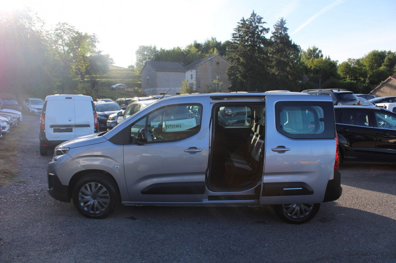 Photo 7 de l'offre de CITROEN BERLINGO 5 BLUE HDI 100 CV PLUS GPS CARPLAY CAMÉRA I-COKPIT FULL LED BLUETOOTH RÉGULATEUR à 24900€ chez Bougel transactions