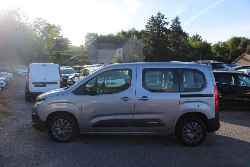 Photo 6 de l'offre de CITROEN BERLINGO 5 BLUE HDI 100 CV PLUS GPS CARPLAY CAMÉRA I-COKPIT FULL LED BLUETOOTH RÉGULATEUR à 24900€ chez Bougel transactions