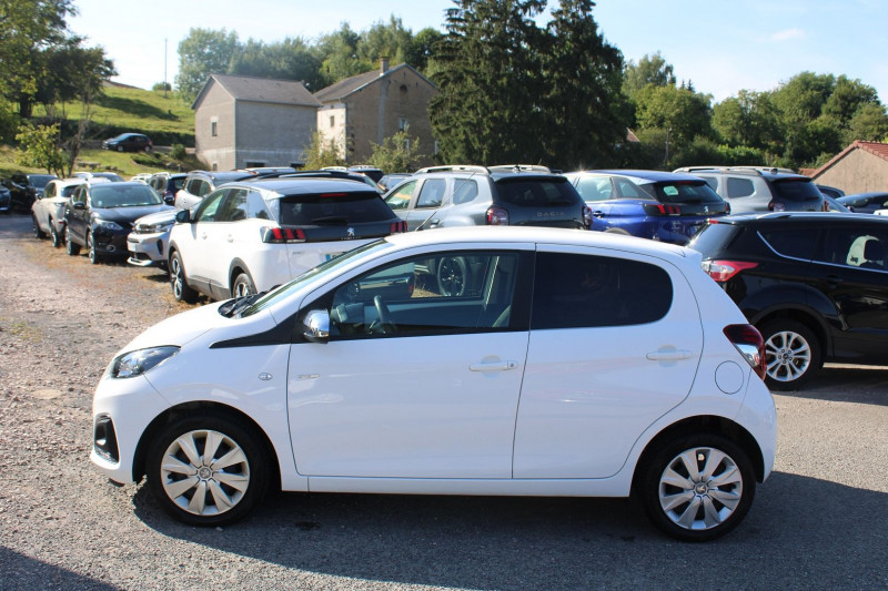 Photo 6 de l'offre de PEUGEOT 108 III STYLE VTI 72 CV ESSENCE CLIM GPS MIROR LINK CAMÉRA AUDIO USB BLUETOOTH LIMITEUR à 11500€ chez Bougel transactions