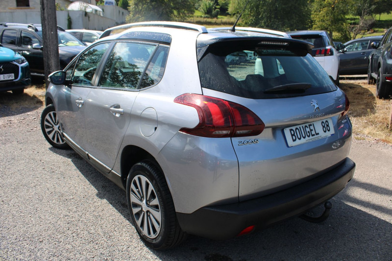 Photo 3 de l'offre de PEUGEOT 2008 II BLUE HDI 100 CV ACTIVE CLIM GPS 3D ATTELAGE USB BLUETOOTH RÉGULATEUR BOITE AUTO à 12500€ chez Bougel transactions