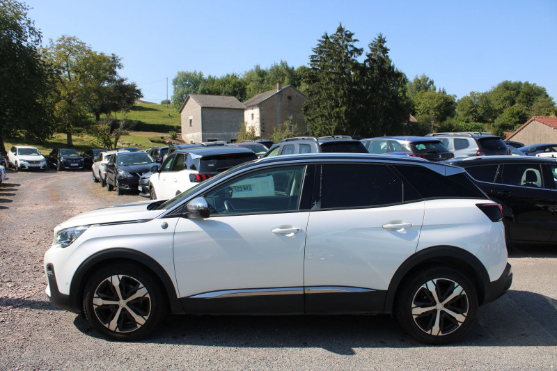 Photo 5 de l'offre de PEUGEOT 3008 III BLUE HDI 120 CV CROSSWAY GPS 3D CAMÉRA USB JA 18 I-COKPIT BLUETOOTH RÉGULATEUR à 16500€ chez Bougel transactions