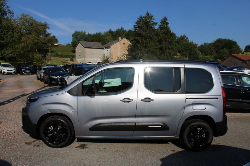 Photo 5 de l'offre de CITROEN BERLINGO 5 BLUE HDI 130 CV MAX GPS 3D CAMÉRA AUDIO FULL LED USB JA 16 I-COKPIT RÉGULATEUR à 27990€ chez Bougel transactions