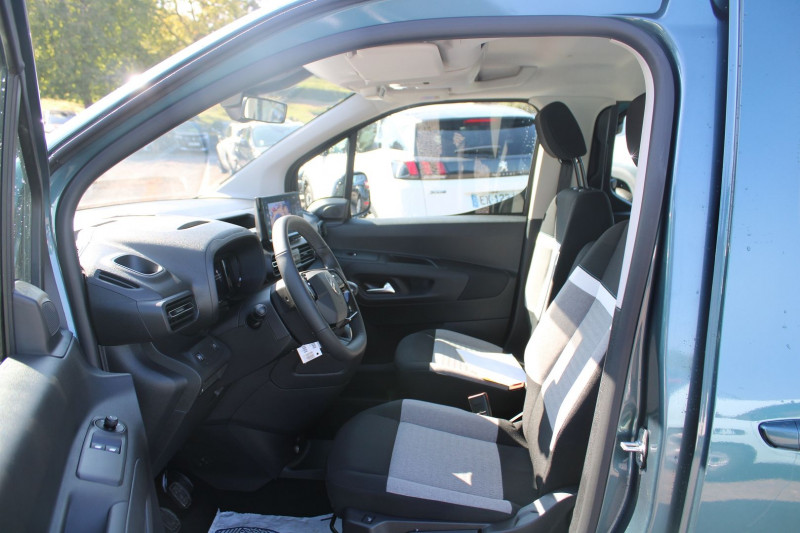 Photo 7 de l'offre de CITROEN BERLINGO 5 XL PLUS BLUE HDI 130 CV GPS CARPLAY CAMÉRA I-COKPIT FULL LED BLUETOOTH RÉGULATEUR à 26990€ chez Bougel transactions