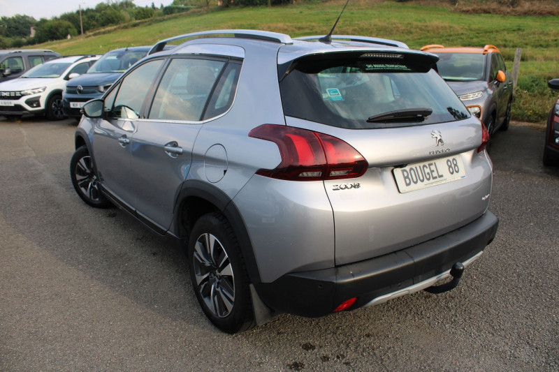 Photo 3 de l'offre de PEUGEOT 2008 II ALLURE 110 CV GPS 3D CAMÉRA ATTELAGE AUDIO USB JA 16 RÉGULATEUR BOITE AUTO EAT-6 à 13500€ chez Bougel transactions