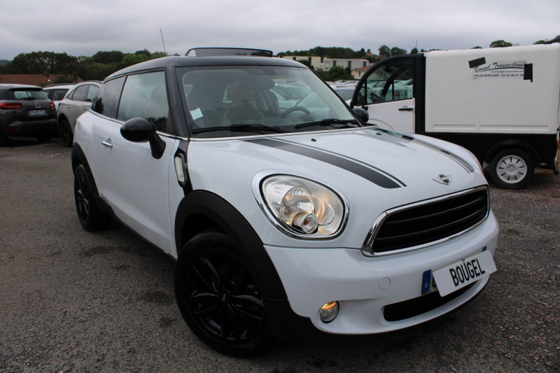 Mini PACEMAN COOPER 122 CV ESSENCE CLIM CUIR SPORT AUDIO TOIT OUVRANT PANO JA 17 RÉGULATEUR Essence BLANC TOIT NOIR Occasion à vendre