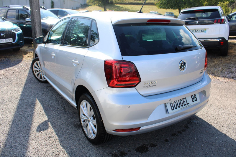 Photo 3 de l'offre de VOLKSWAGEN POLO CONFORTLINE 1L4 TDI 75 CV ÉCRAN TACTILE MP3 USB JA 16 RADAR BLUETOOTH RÉGULATEUR à 10990€ chez Bougel transactions