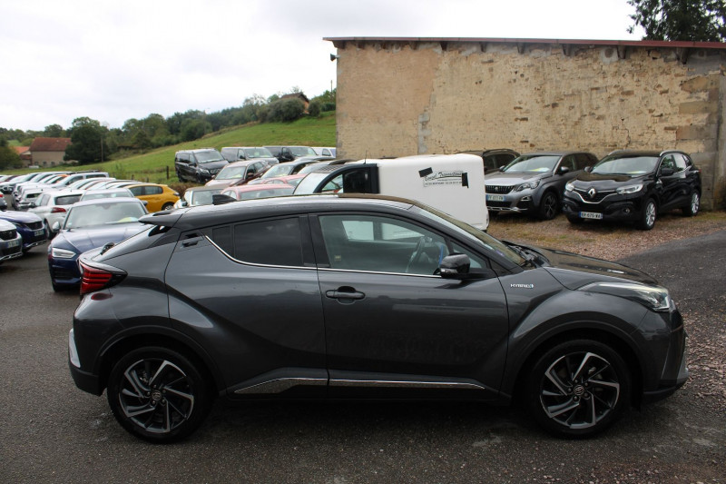 Photo 5 de l'offre de TOYOTA C-HR GRAPHIC 184 CV HYBRID GPS CARPLAY CAMÉRA USB JA 18 FULL LED BLUETOOTH BOITE AUTO à 18900€ chez Bougel transactions