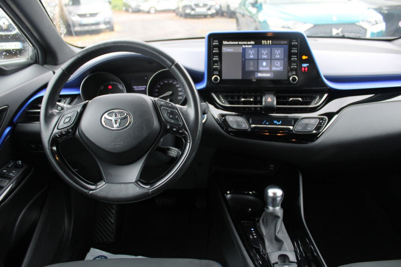 Photo 11 de l'offre de TOYOTA C-HR GRAPHIC 184 CV HYBRID GPS CARPLAY CAMÉRA USB JA 18 FULL LED BLUETOOTH BOITE AUTO à 18900€ chez Bougel transactions