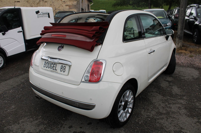 Photo 15 de l'offre de FIAT 500 CABRIOLET 1L2 LOUNGE MI CUIR CLIMAT ABS HIFI JANTES ALU  BICOLOR  DÉCAPOTABLE à 8700€ chez Bougel transactions