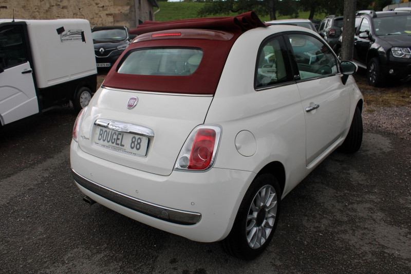 Photo 2 de l'offre de FIAT 500 CABRIOLET 1L2 LOUNGE MI CUIR CLIMAT ABS HIFI JANTES ALU  BICOLOR  DÉCAPOTABLE à 8700€ chez Bougel transactions