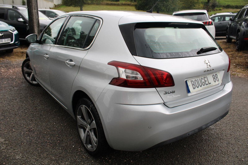 Photo 3 de l'offre de PEUGEOT 308 III ALLURE 130 CV ESSENCE GPS 3D FULL LED MP3 USB JA 17 RADAR BLUETOOTH RÉGULATEUR à 11990€ chez Bougel transactions