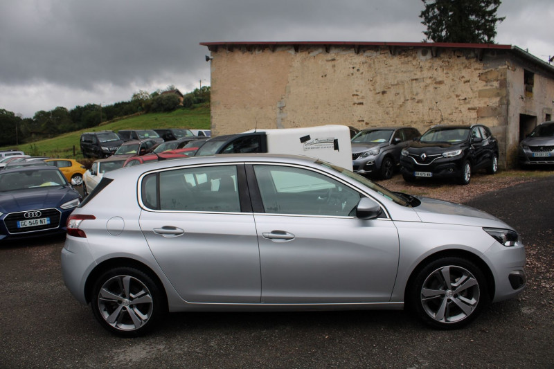 Photo 5 de l'offre de PEUGEOT 308 III ALLURE 130 CV ESSENCE GPS 3D FULL LED MP3 USB JA 17 RADAR BLUETOOTH RÉGULATEUR à 11990€ chez Bougel transactions