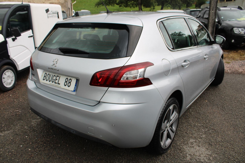 Photo 2 de l'offre de PEUGEOT 308 III ALLURE 130 CV ESSENCE GPS 3D FULL LED MP3 USB JA 17 RADAR BLUETOOTH RÉGULATEUR à 11990€ chez Bougel transactions