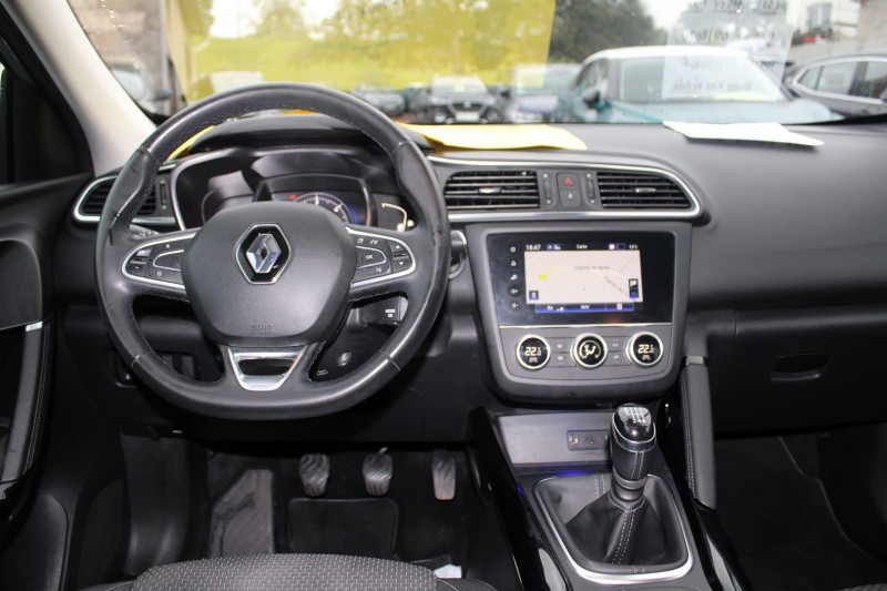 Photo 10 de l'offre de RENAULT KADJAR II 1L5 BLUEDCI 115 ZEN GPS USB BLUETOOTH RÉGULATEUR RADARS LEDS DIESEL  BOITE 6V à 15990€ chez Bougel transactions