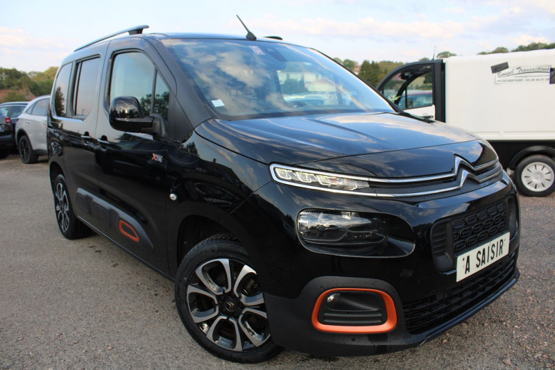 Citroen BERLINGO 4 BLUEHDI 100 XTR SPORT CLIM AUTO RÉGULATEUR BLUETOOTH TOIT PANO CAMÉRA GPS USB Diesel NOIR PERLA Occasion à vendre