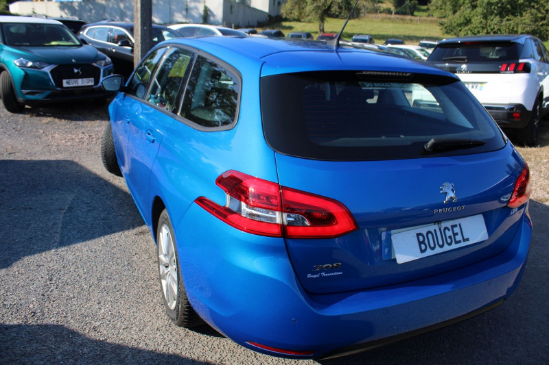 Photo 4 de l'offre de PEUGEOT 308 III SW 1L5 BLUEHDI 130 EAT8 BOITE AUTO +PALETTE CAMÉRA GPS 3D USB LEDS RÉGULATEUR  ABS à 12300€ chez Bougel transactions