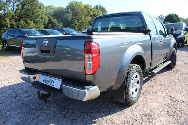 Photo 2 de l'offre de NISSAN NAVARA PICK-UP  4X4  KING-CAB XE 2L5 DCI 144 CV CLIM ATTELAGE COUVRE BENNE PACK HIVER à 19990€ chez Bougel transactions