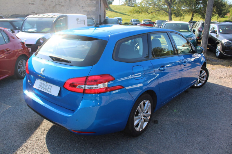 Photo 3 de l'offre de PEUGEOT 308 III SW 1L5 BLUEHDI 130 EAT8 BOITE AUTO +PALETTE CAMÉRA GPS 3D USB LEDS RÉGULATEUR  ABS à 12300€ chez Bougel transactions