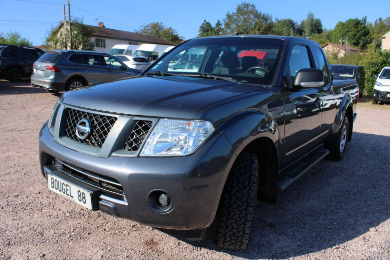 Photo 4 de l'offre de NISSAN NAVARA PICK-UP  4X4  KING-CAB XE 2L5 DCI 144 CV CLIM ATTELAGE COUVRE BENNE PACK HIVER à 19990€ chez Bougel transactions