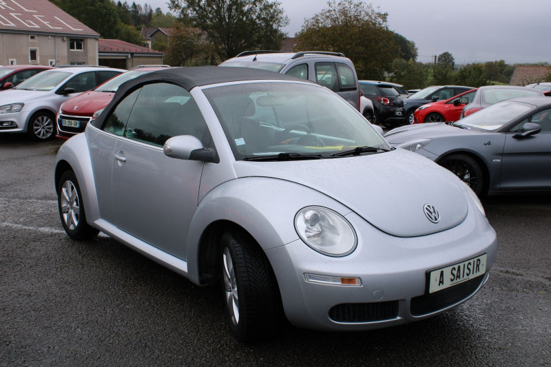 Photo 2 de l'offre de VOLKSWAGEN BEETLE CABRIOLET DIESEL 1L6 TDI 105 CV RÉGULATEUR CLIMAT ABS LASER MP3 JANTES ALU à 9990€ chez Bougel transactions