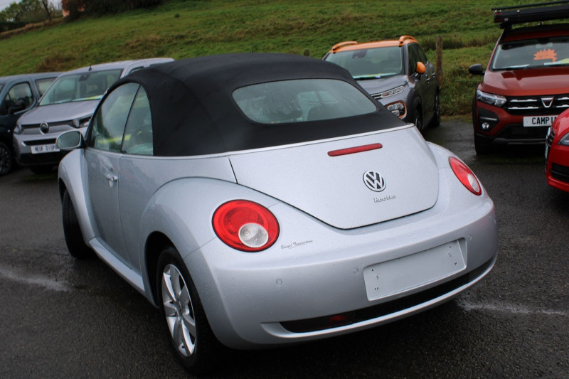 Photo 4 de l'offre de VOLKSWAGEN BEETLE CABRIOLET DIESEL 1L6 TDI 105 CV RÉGULATEUR CLIMAT ABS LASER MP3 JANTES ALU à 9990€ chez Bougel transactions