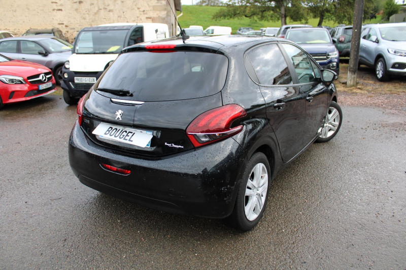 Photo 3 de l'offre de PEUGEOT 208 II AFFAIRE SIGNATURE 82 CV ESSENCE GPS MIROR LINK CLIM MP3 USB RADAR BLUETOOTH RÉGULATEUR à 7500€ chez Bougel transactions