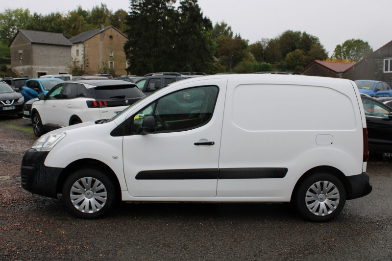 Photo 8 de l'offre de CITROEN BERLINGO III 1L6 BLUEHDI BUSINESS 3 PLACES GPS USB RÉGULATEUR BLUETOOTH CLIMAT  9158 EUROS HT à 10990€ chez Bougel transactions