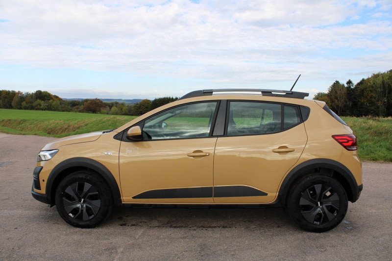 Photo 6 de l'offre de DACIA SANDERO 5 STEPWAY EXPRESSION TCE 90 CV GPS CARPLAY CAMÉRA FULL LED RE BLUETOOTH RÉGULATEUR à 18990€ chez Bougel transactions