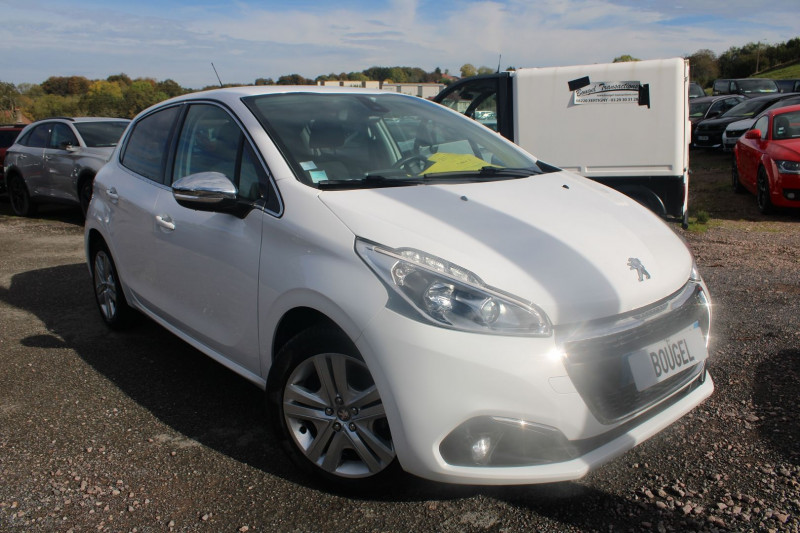 Peugeot 208 II ALLURE ESSENCE 110 BOITE 6V GPS MÉDIA USB REGULATEUR BLUETOOTH CLIM AUTO  ABS Essence BLANC CRISTAL Occasion à vendre