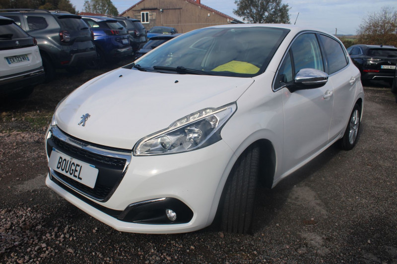 Photo 4 de l'offre de PEUGEOT 208 II ALLURE ESSENCE 110 BOITE 6V GPS MÉDIA USB REGULATEUR BLUETOOTH CLIM AUTO  ABS à 9400€ chez Bougel transactions