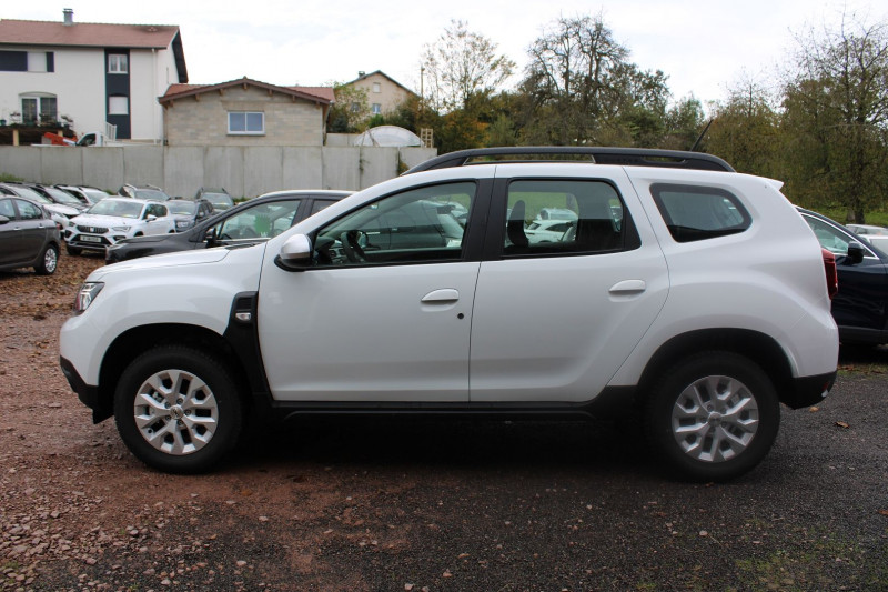 Photo 6 de l'offre de DACIA DUSTER 5 BLUE DCI 115 CV EXPRESSION  4X4  GPS CARPLAY JA 16 FULL LED USB RADAR RÉGULATEUR à 23990€ chez Bougel transactions