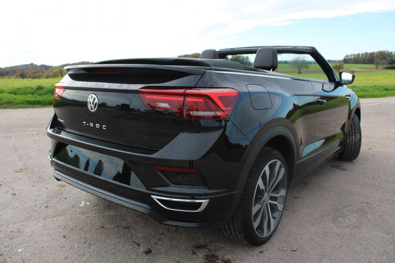 Photo 2 de l'offre de VOLKSWAGEN T-ROC CABRIOLET R-LINE TSI 150 CV GPS 3D FULL LED MP3 CAMÉRA I-COKPIT USB JA 19 BOITE AUTO DSG-7 à 28900€ chez Bougel transactions