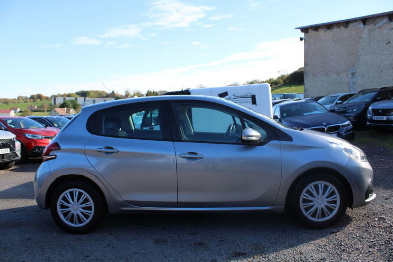 Photo 5 de l'offre de PEUGEOT 208 II BLUE HDI 100 CV ACTIVE GPS 3D CLIM AUTO USB BLUETOOTH RÉGULATEUR ROUE DE SECOURS à 11800€ chez Bougel transactions