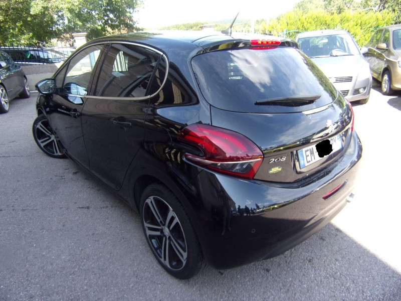 Photo 2 de l'offre de PEUGEOT 208 II 1L6 BLUEHDI 100 CV GT SPORT TURBO DIESEL à 12990€ chez Bougel transactions