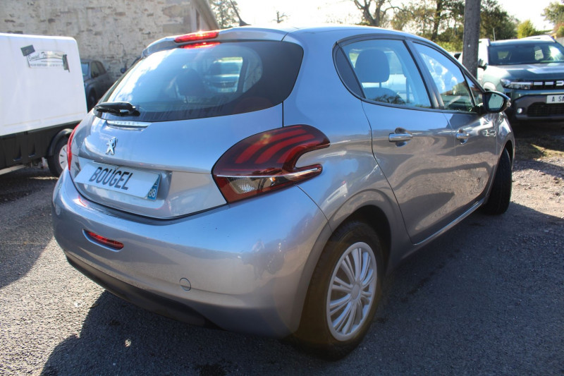 Photo 2 de l'offre de PEUGEOT 208 II BLUE HDI 100 CV ACTIVE GPS 3D CLIM AUTO USB BLUETOOTH RÉGULATEUR ROUE DE SECOURS à 11800€ chez Bougel transactions