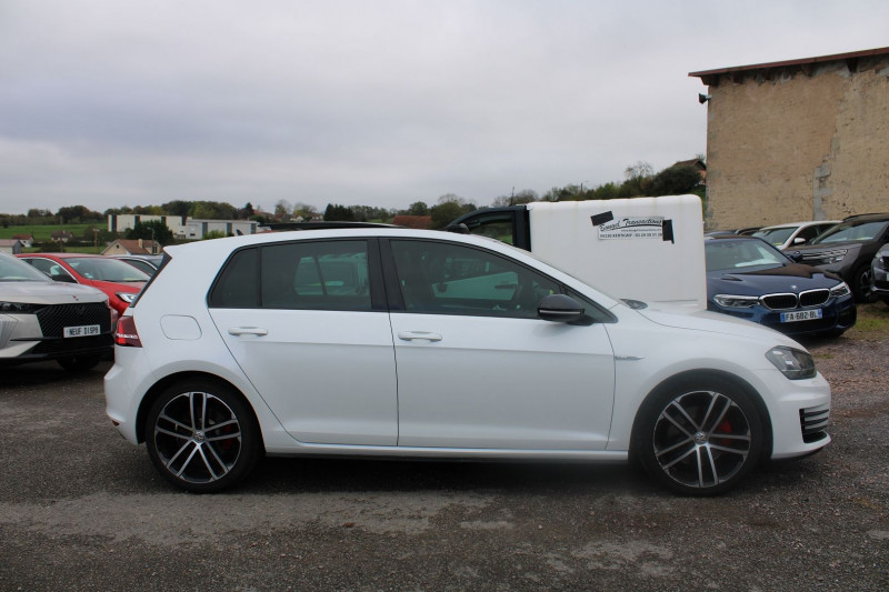 Photo 6 de l'offre de VOLKSWAGEN GOLF 7 GTD 2L 184 CV DSG6 BOITE AUTO CAMÉRA GPS CUIR SIEGES ELECT. XÉNON LEDS USB ABS à 17400€ chez Bougel transactions