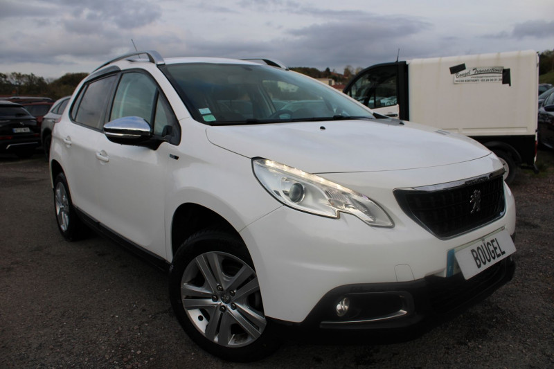 Peugeot 2008 II STYLE 82 CV ESSENCE CLIM ÉCRAN TACTILE RE USB CHROMES RADAR BLUETOOTH RÉGULATEUR Essence BLANC BANQUISE Occasion à vendre