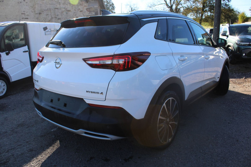 Photo 3 de l'offre de OPEL GRANDLAND X HYBRID4 300 ULTIMATE AWD 4X4 GPS USB CAMÉRA 360 ABS BICOLOR RÉGULATEUR ADAPTATIF à 24500€ chez Bougel transactions