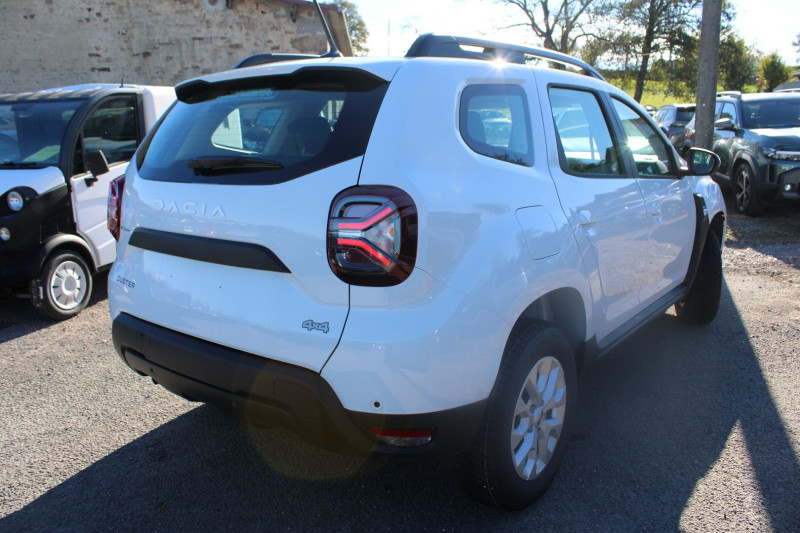 Photo 2 de l'offre de DACIA DUSTER 5 BLUE DCI 115 CV EXPRESSION  4X4  GPS CARPLAY JA 16 FULL LED USB RADAR RÉGULATEUR à 23990€ chez Bougel transactions